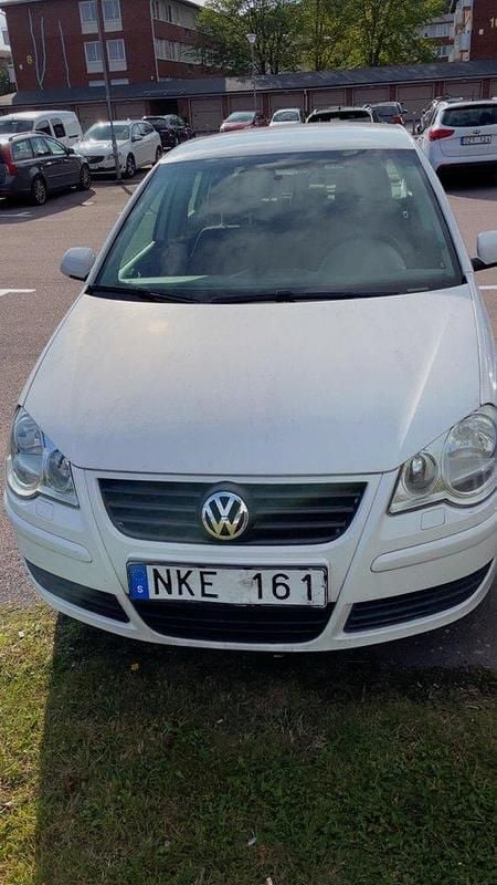 Vit Begagnad 2007 VW Polo Comfortline Halvkombi | 65 000 kr - Bild 1/4