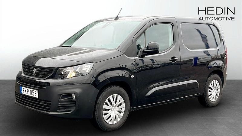 Svart (black) Begagnad 2022 Peugeot E-Partner Minibuss | 212 375 kr - Bild 1/4