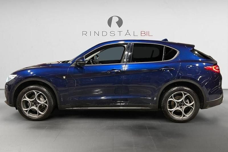 Begagnad Alfa Romeo Stelvio Super 201 HK (147 kW) 2019 Blå SUV