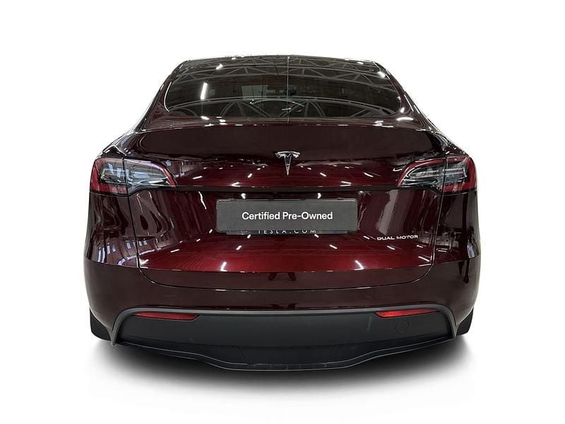 Begagnad Tesla Model Y Long Range AWD 378 kW (514 HK) 2024 Röd SUV