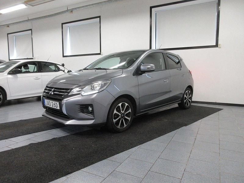 Grå Begagnad 2022 Mitsubishi Space Star Kombi | 149 500 kr (Marknadspris) - Bild 1/4