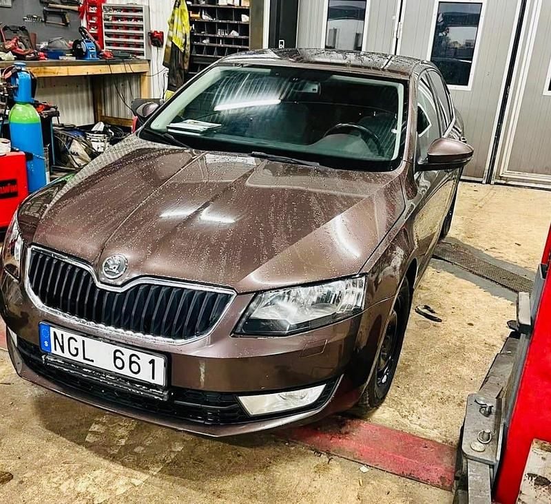 Begagnad 2013 Skoda Octavia | 36 000 kr (Marknadspris) - Bild 1/4