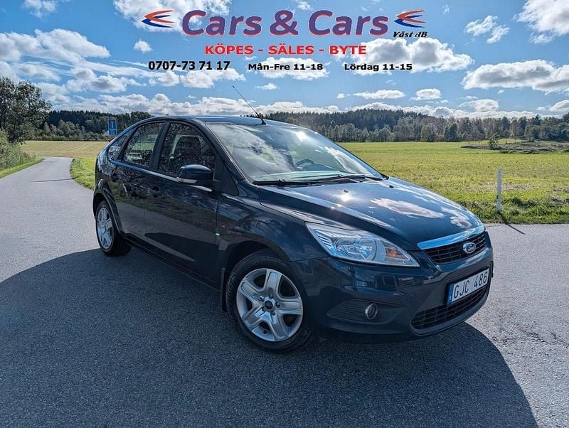 Blå Begagnad 2011 Ford Focus Platinum Halvkombi | 29 900 kr (Bra pris) - Bild 1/4