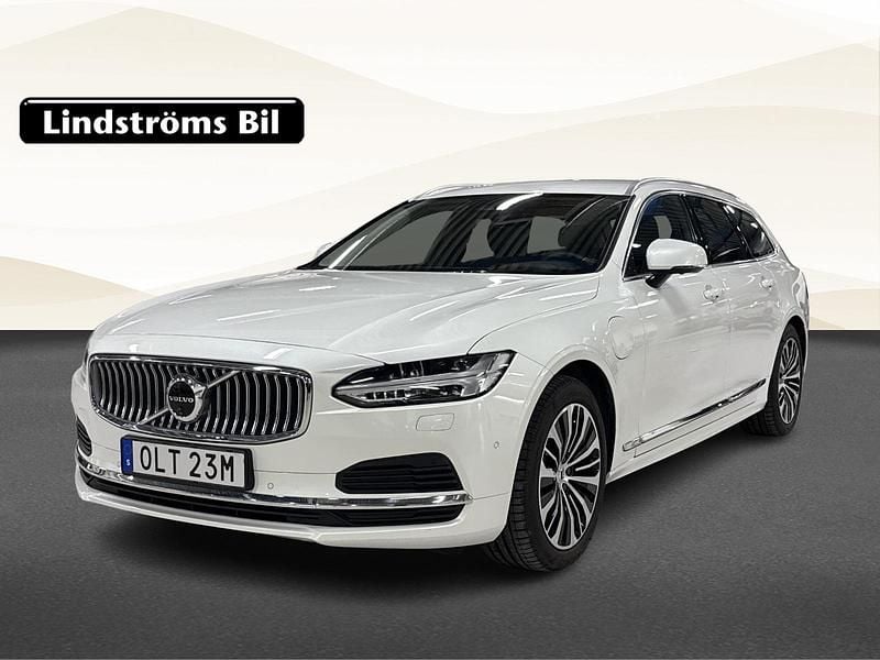 Vit Begagnad 2023 Volvo V90 Core Kombi | 434 900 kr (Marknadspris) - Bild 1/3