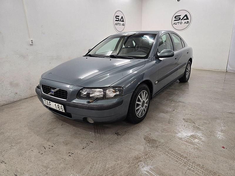 Grön Begagnad 2001 Volvo S60 Sedan | 29 900 kr (Marknadspris) - Bild 1/4