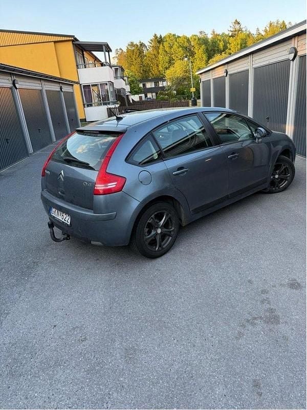 Grå Begagnad 2008 Citroën C4 Halvkombi | 23 000 kr (Bra pris) - Bild 1/3