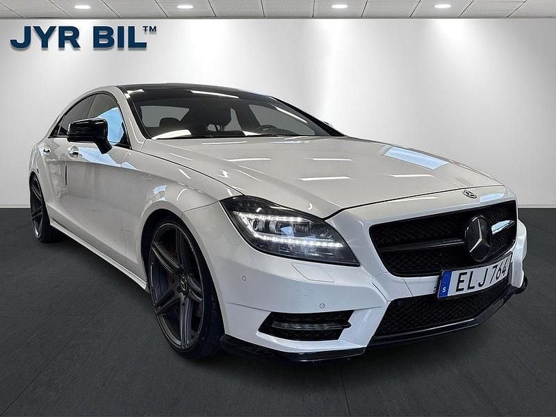 Vit Begagnad 2011 Mercedes CLS350 AMG Sportkupé | 199 700 kr (Marknadspris) - Bild 1/4