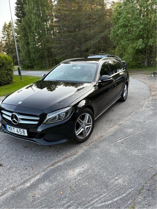 Svart Begagnad 2016 Mercedes C220 Avantgarde Kombi | 170 000 kr (Marknadspris) - Bild 1/4