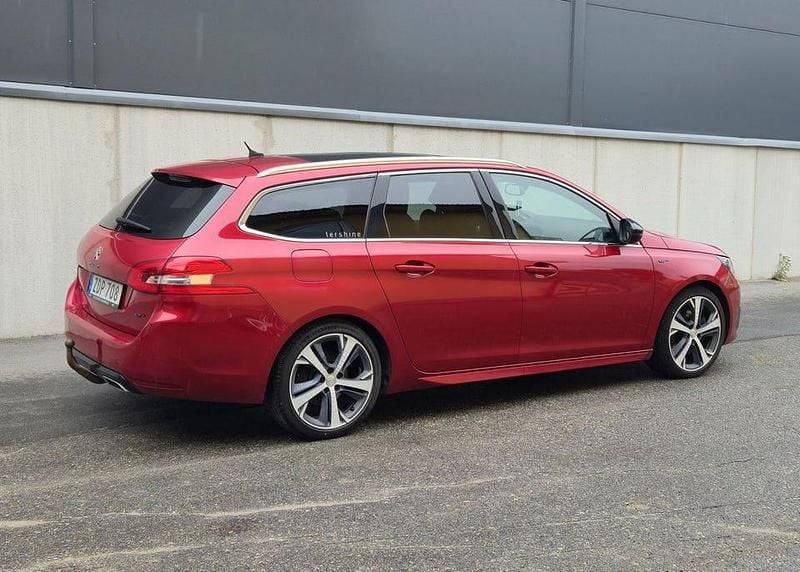 Begagnad Peugeot 308 GT 177 HK (130 kW) 2017 Ljusröd (röd) Kombi