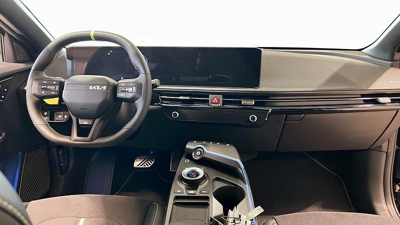 Begagnad Kia EV6 478 kW (650 HK) 2025 Svart (black) SUV