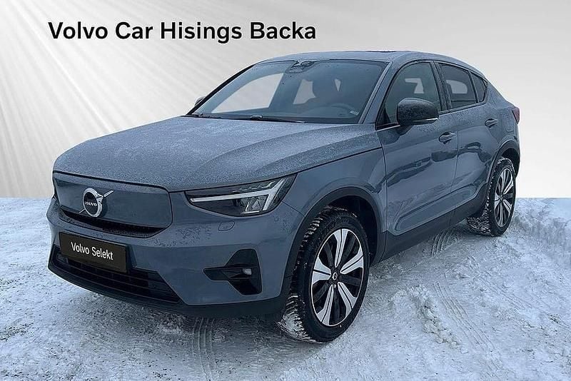 Grå Begagnad 2022 Volvo C40 Plus SUV | 384 900 kr (Marknadspris) - Bild 1/2