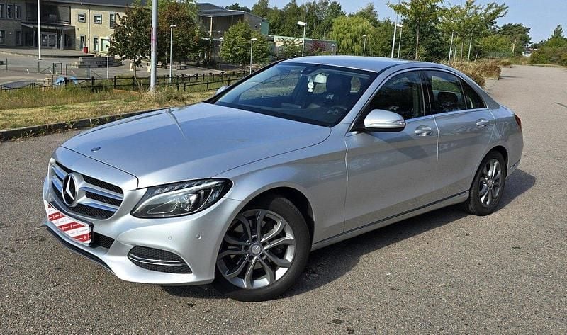 Begagnad 2015 Mercedes C220 Avantgarde Sedan | 139 900 kr (Bra pris) - Bild 1/4