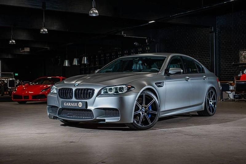 Begagnad BMW M5 Competition Edition 600 HK (441 kW) 2015 Grå Sedan