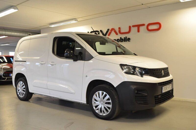 Vit Begagnad 2021 Peugeot Partner Minibuss | 239 000 kr (Dyr) - Bild 1/4