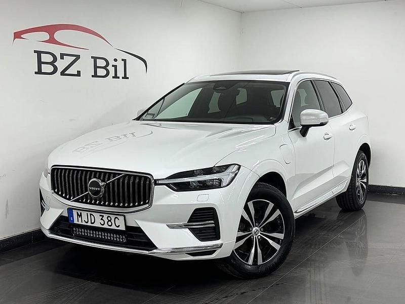Vit Begagnad 2023 Volvo XC60 Core SUV | 379 900 kr (Superpris) - Bild 1/4