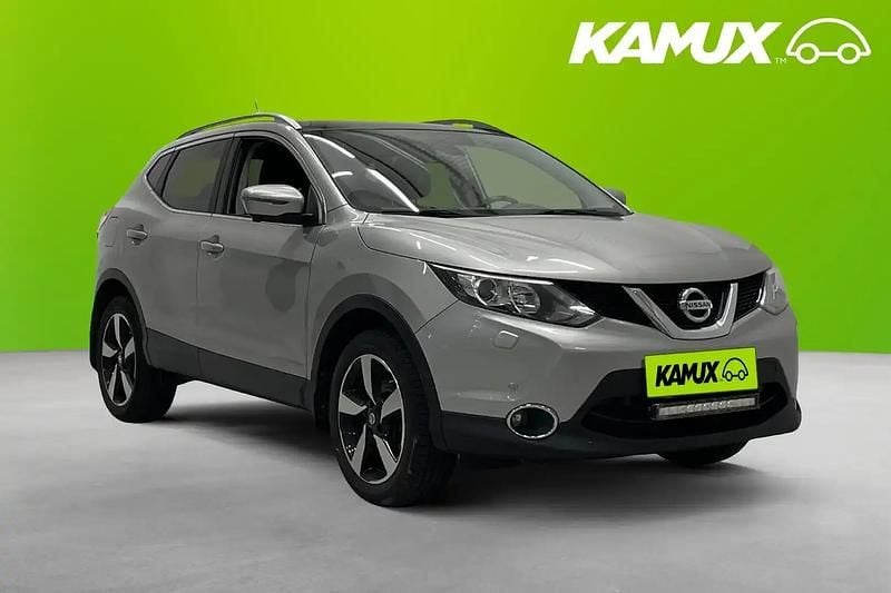 Silver/grå Begagnad 2017 Nissan Qashqai Tekna SUV | 99 700 kr (Superpris) - Bild 1/4