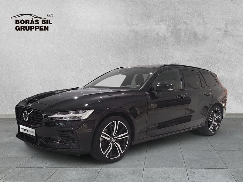 Svart Begagnad 2022 Volvo V60 R-Design Kombi | 449 000 kr (Marknadspris) - Bild 1/4