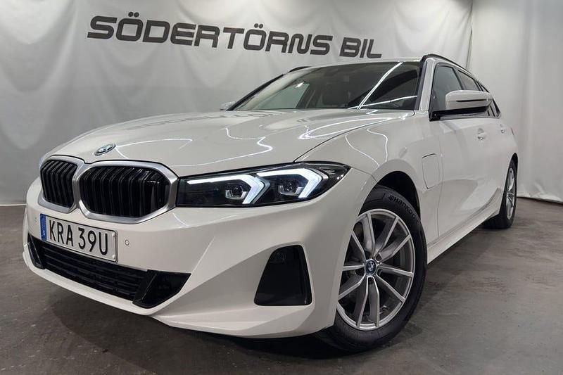 Begagnad BMW 330 292 HK (214 kW) 2024 Vit Kombi