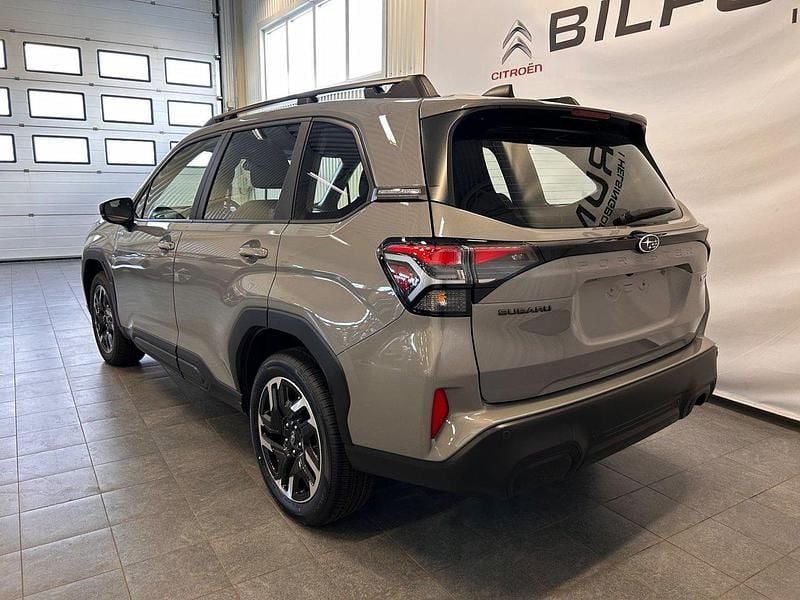 Begagnad Subaru Forester 136 HK (100 kW) 2024 Grå (river rock pearl) SUV