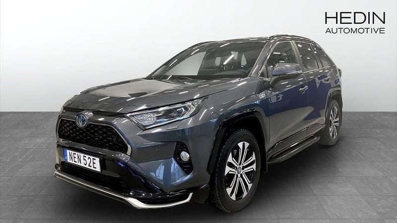 Grå Begagnad 2021 Toyota RAV4 SUV | 374 900 kr - Bild 1/4