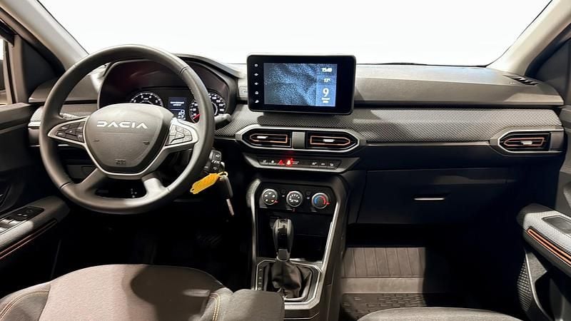 Begagnad Dacia Sandero Expression 91 HK (66 kW) 2022 Svart Halvkombi