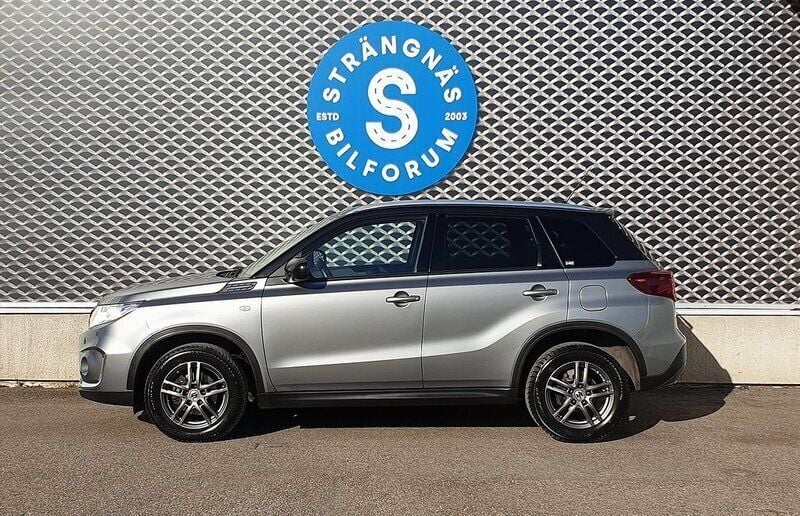 Svart Begagnad 2019 Suzuki Vitara SUV | 209 000 kr - Bild 1/4