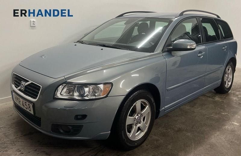 Ljusblå (blå) Begagnad 2009 Volvo V50 Momentum Kombi | 54 900 kr (Marknadspris) - Bild 1/4