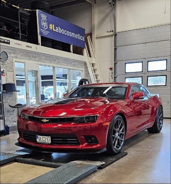 Red rock metallic Begagnad 2014 Chevrolet Camaro SS | 339 000 kr - Bild 1/4