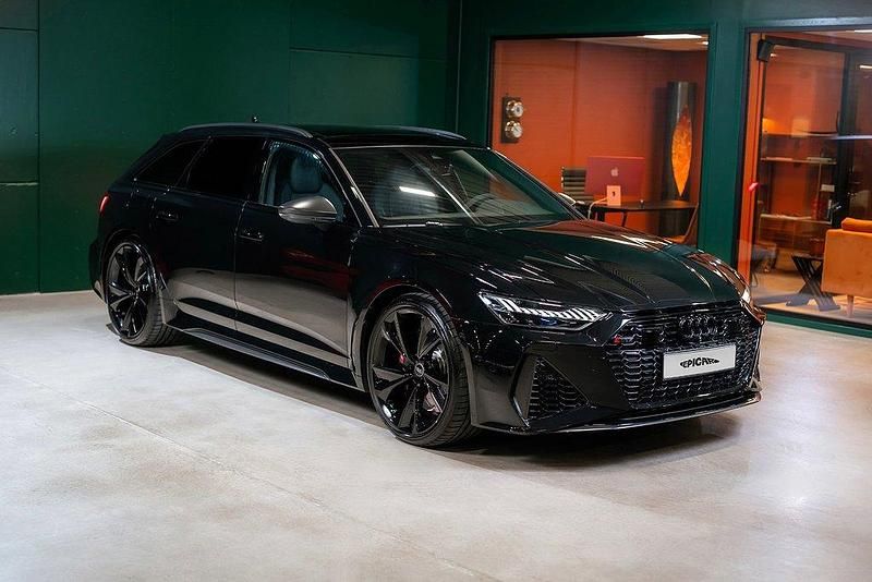 Svart Begagnad 2024 Audi RS6 Performance Kombi | 1 399 900 kr (Bra pris) - Bild 1/4