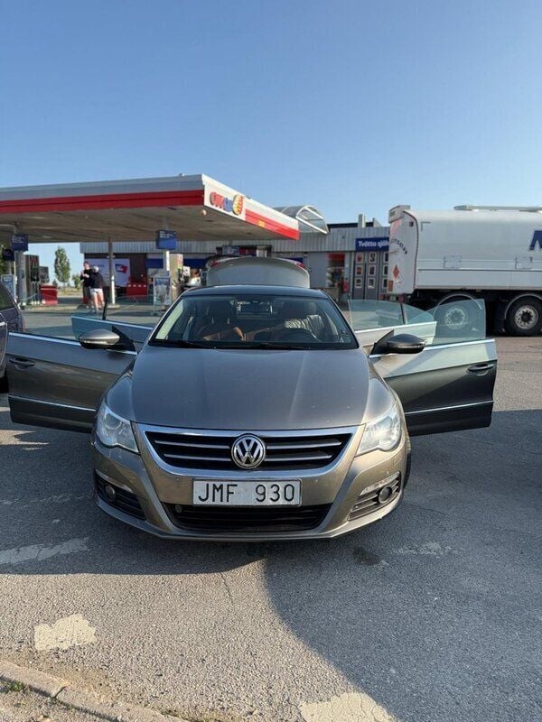 Brun Begagnad 2009 VW CC Sedan | 38 000 kr (Bra pris) - Bild 1/4