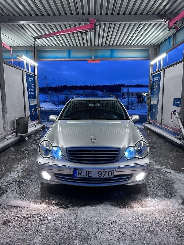 Begagnad Mercedes C320 224 HK (164 kW) 2007
