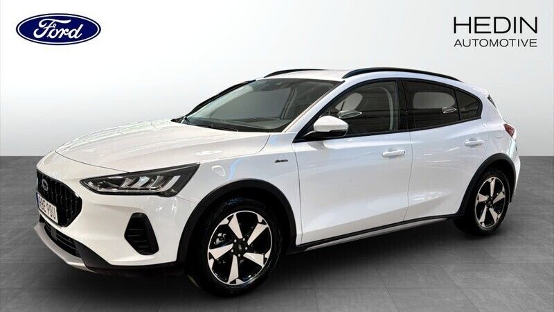 Frozen white Begagnad 2024 Ford Focus Active Halvkombi | 219 900 kr (Lite dyr) - Bild 1/4