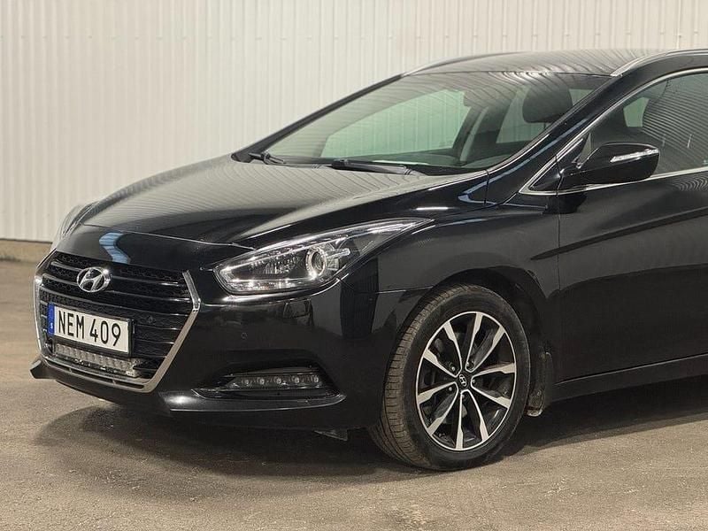 Begagnad Hyundai i40 141 HK (103 kW) 2016 Svart Kombi