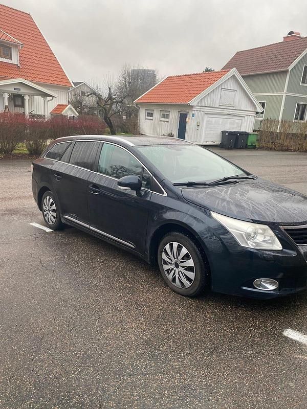 Begagnad Toyota Avensis Multidrive S 147 HK (108 kW) 2011 Kombi