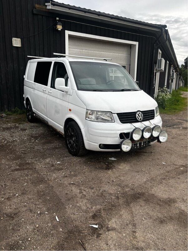Vit Begagnad 2004 VW T5 Van | 25 000 kr (Bra pris) - Bild 1/4