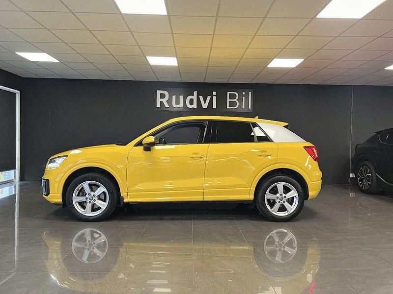 Begagnad Audi Q2 Sport 150 HK (110 kW) 2017 Gul SUV