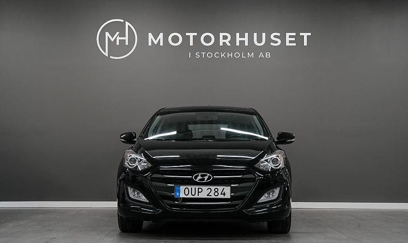 Begagnad Hyundai i30 135 HK (99 kW) 2015 Svart Halvkombi