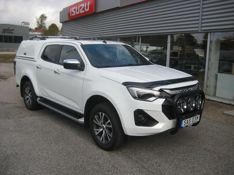 Vit (splash white) Begagnad 2024 Isuzu D-Max Pickup | 699 800 kr (Dyr) - Bild 1/4