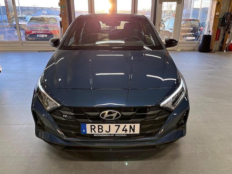 Begagnad Hyundai i20 N Line 101 HK (74 kW) 2024 Blå metallic Halvkombi