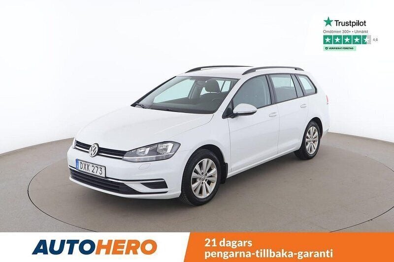 Vit Begagnad 2018 VW Golf VII Kombi | 148 000 kr (Marknadspris) - Bild 1/4