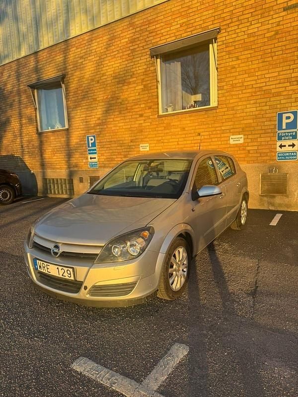 Begagnad Opel Astra 105 HK (77 kW) 2005