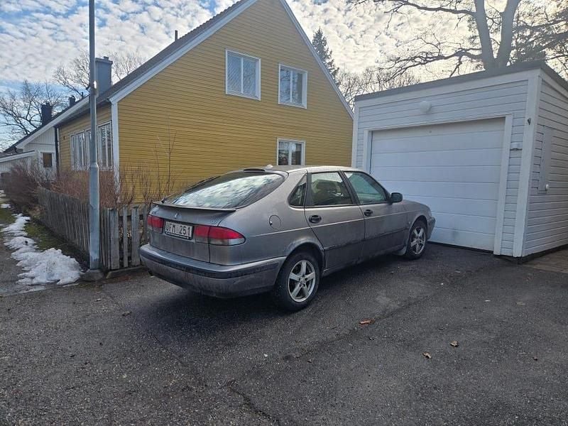 Begagnad Saab 9-3 150 HK (110 kW) 2003 Grå Halvkombi