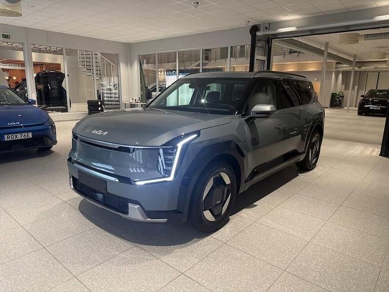Grön Ny 2025 Kia EV9 SUV | 732 350 kr (Superpris) - Bild 1/4