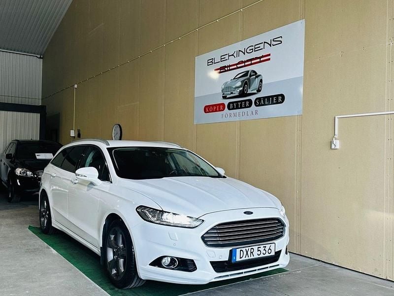 Vit Begagnad 2014 Ford Mondeo Titanium Kombi | 129 900 kr (Marknadspris) - Bild 1/4