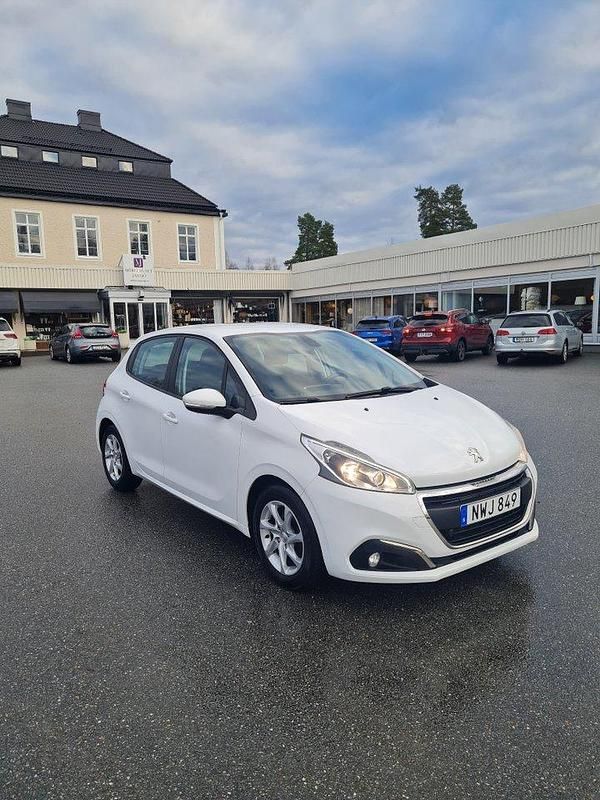 Okänd Begagnad 2017 Peugeot 208 Active Halvkombi | 82 000 kr (Marknadspris) - Bild 1/4
