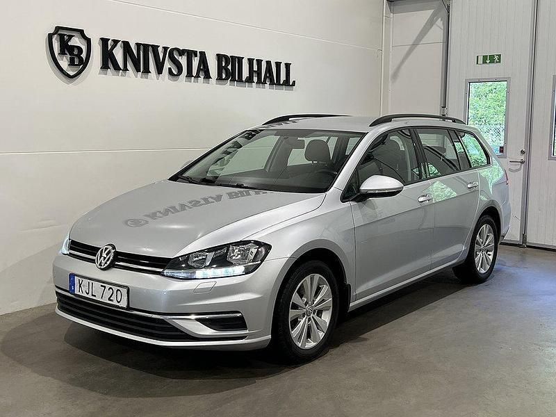 Silver Begagnad 2018 VW Golf VII Kombi | 114 700 kr (Bra pris) - Bild 1/4