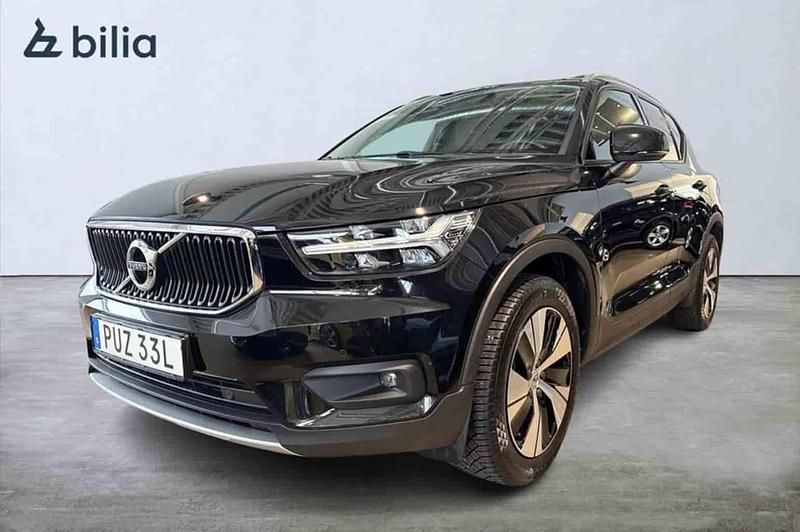 Svart Begagnad 2021 Volvo XC40 Momentum SUV | 299 000 kr (Marknadspris) - Bild 1/1