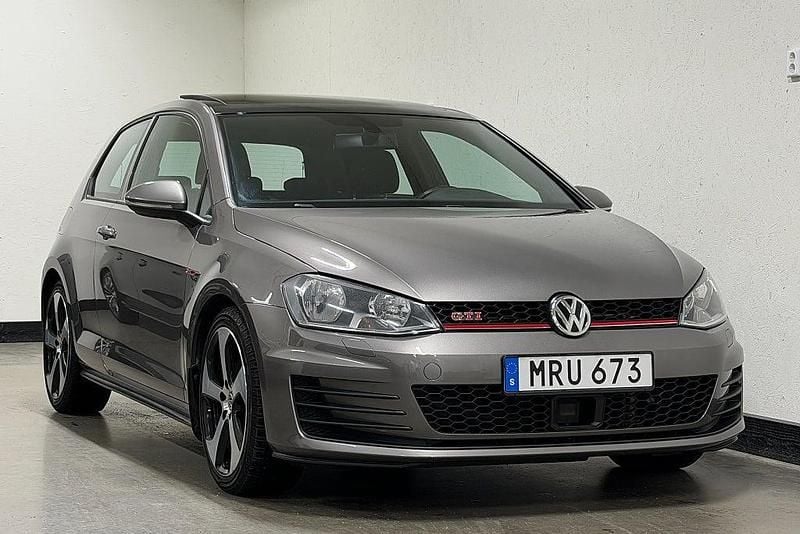 Begagnad VW Golf VII GTI 230 HK (169 kW) 2015 Grå Halvkombi