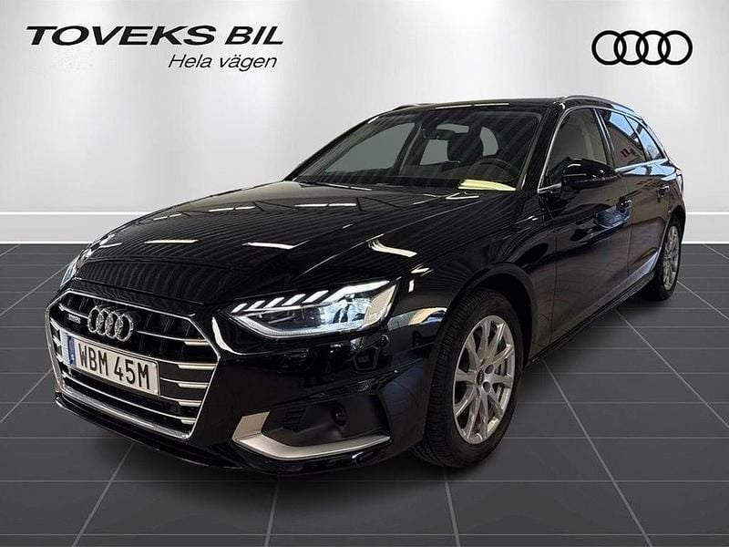 Svart (brilliantsvart) Begagnad 2025 Audi A4 Advanced Plus Kombi | 399 900 kr (Lite dyr) - Bild 1/4