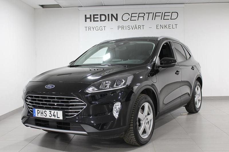 Svart (black) Begagnad 2022 Ford Kuga Titanium SUV | 259 900 kr (Marknadspris) - Bild 1/4